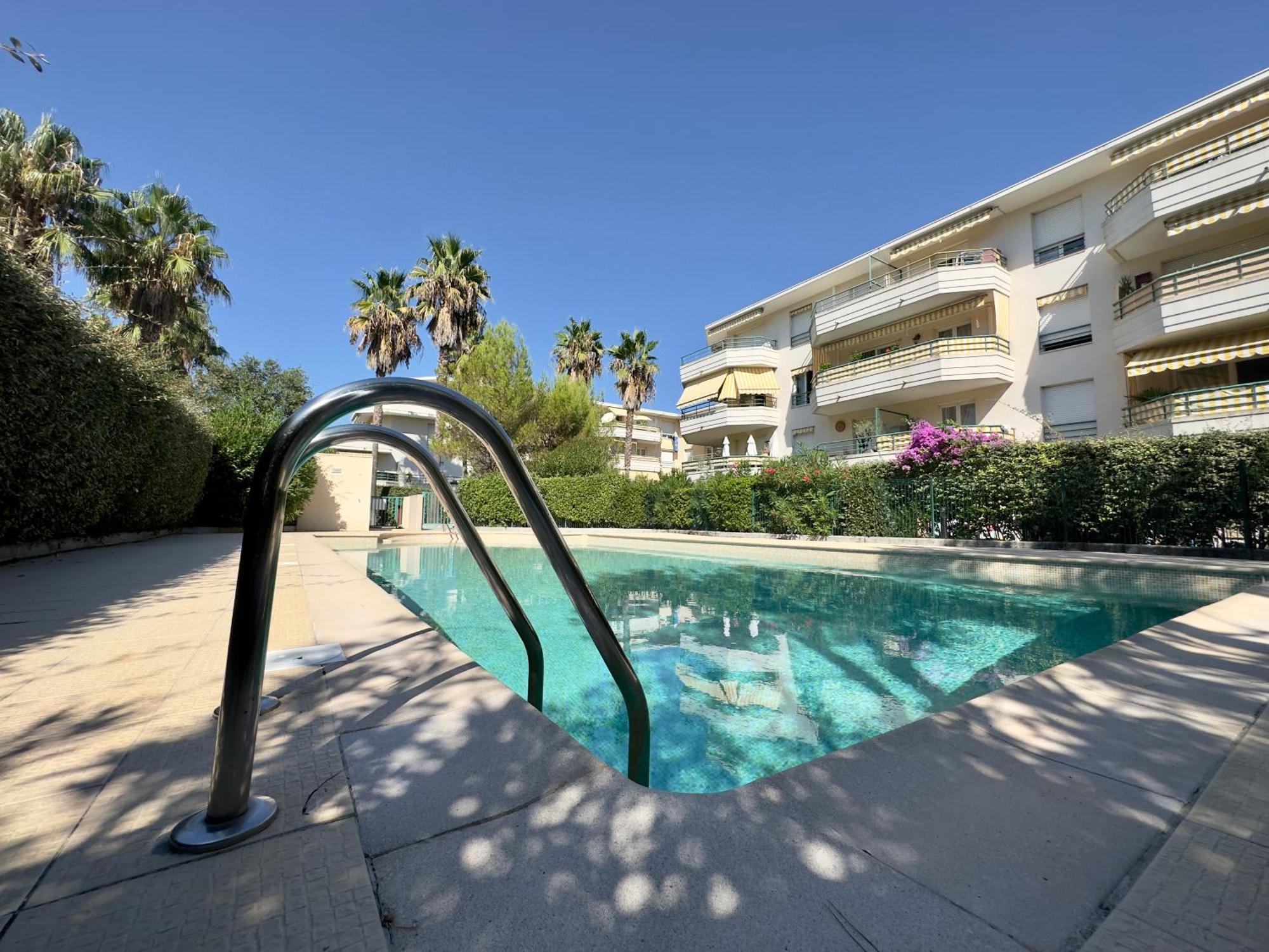 Regent Cote D'Azur Air-Conditioned, Pool, Garden & Parking Villeneuve-Loubet Ngoại thất bức ảnh