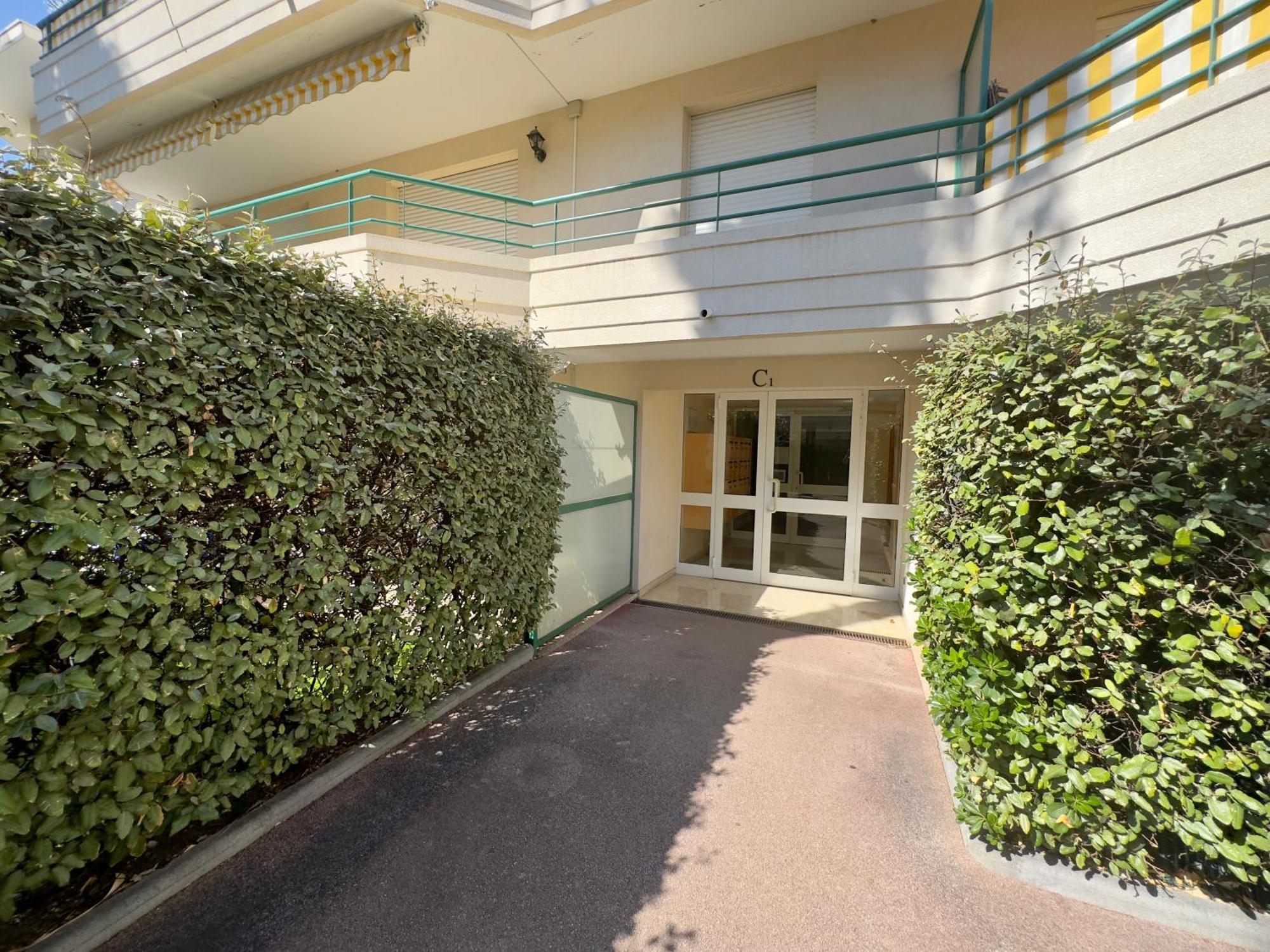 Regent Cote D'Azur Air-Conditioned, Pool, Garden & Parking Villeneuve-Loubet Ngoại thất bức ảnh
