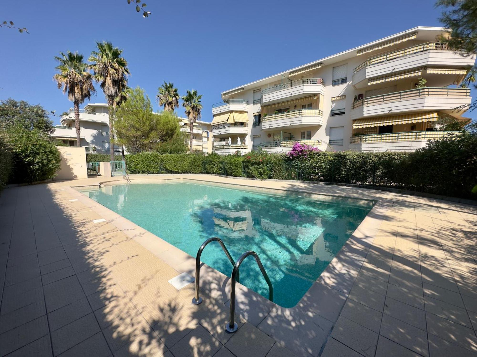 Regent Cote D'Azur Air-Conditioned, Pool, Garden & Parking Villeneuve-Loubet Ngoại thất bức ảnh