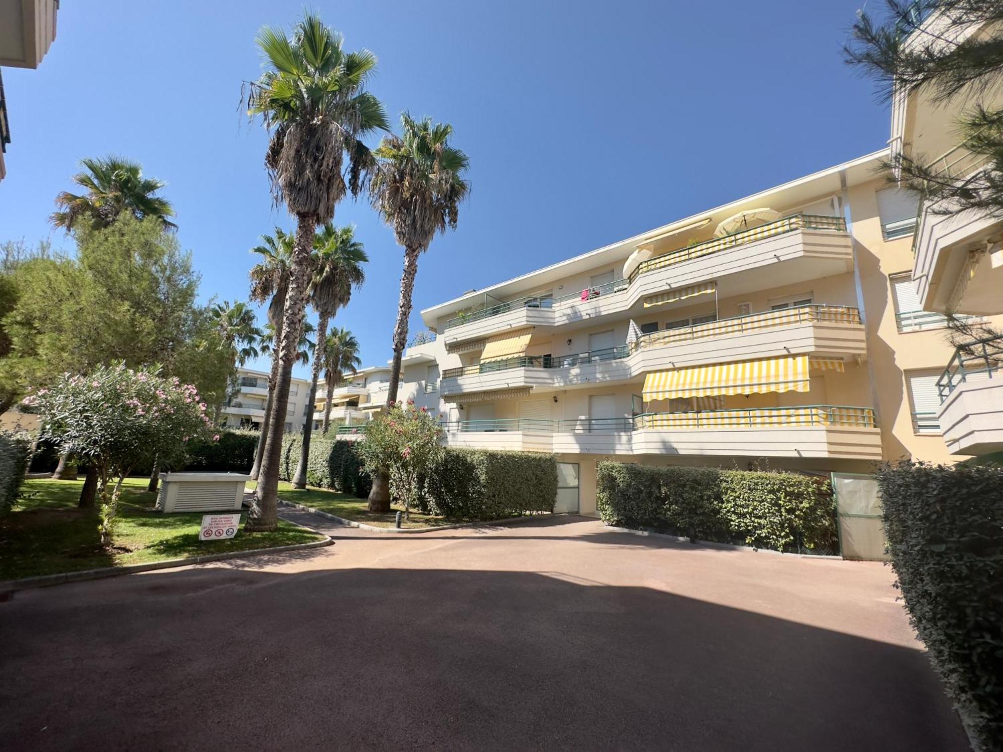 Regent Cote D'Azur Air-Conditioned, Pool, Garden & Parking Villeneuve-Loubet Ngoại thất bức ảnh