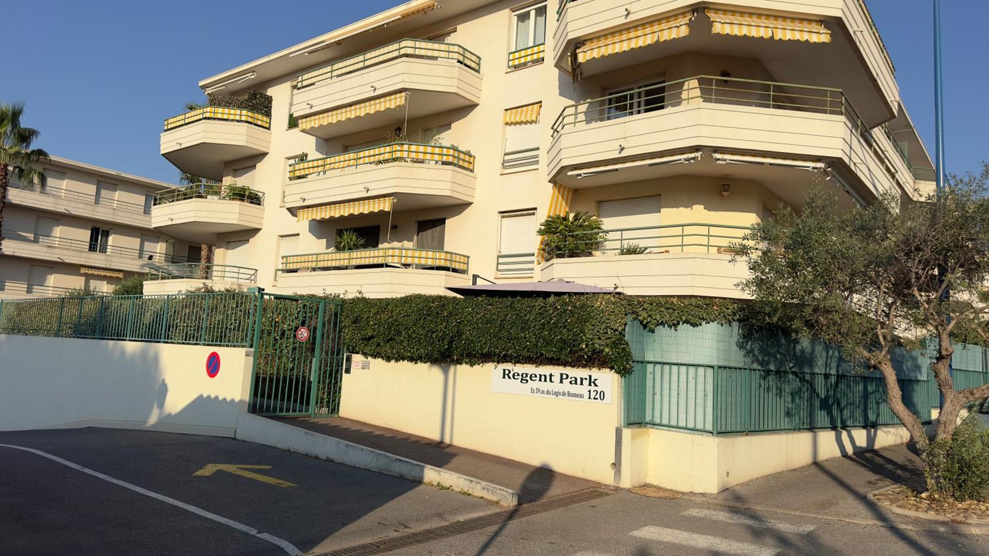 Regent Cote D'Azur Air-Conditioned, Pool, Garden & Parking Villeneuve-Loubet Ngoại thất bức ảnh